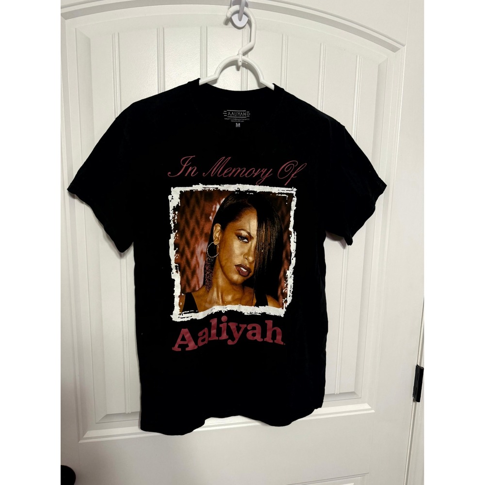 Vintage Aaliyah T-Shirt Mens Medium In Memory Of Portrait Graphic Black EUC